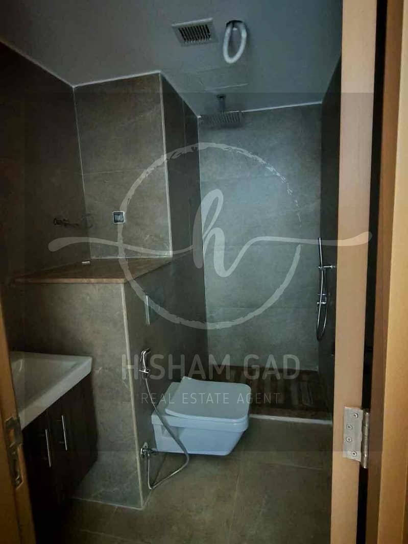 4 ffc742f1-a4ec-437f-be27-43d5a8f59f35. jpg