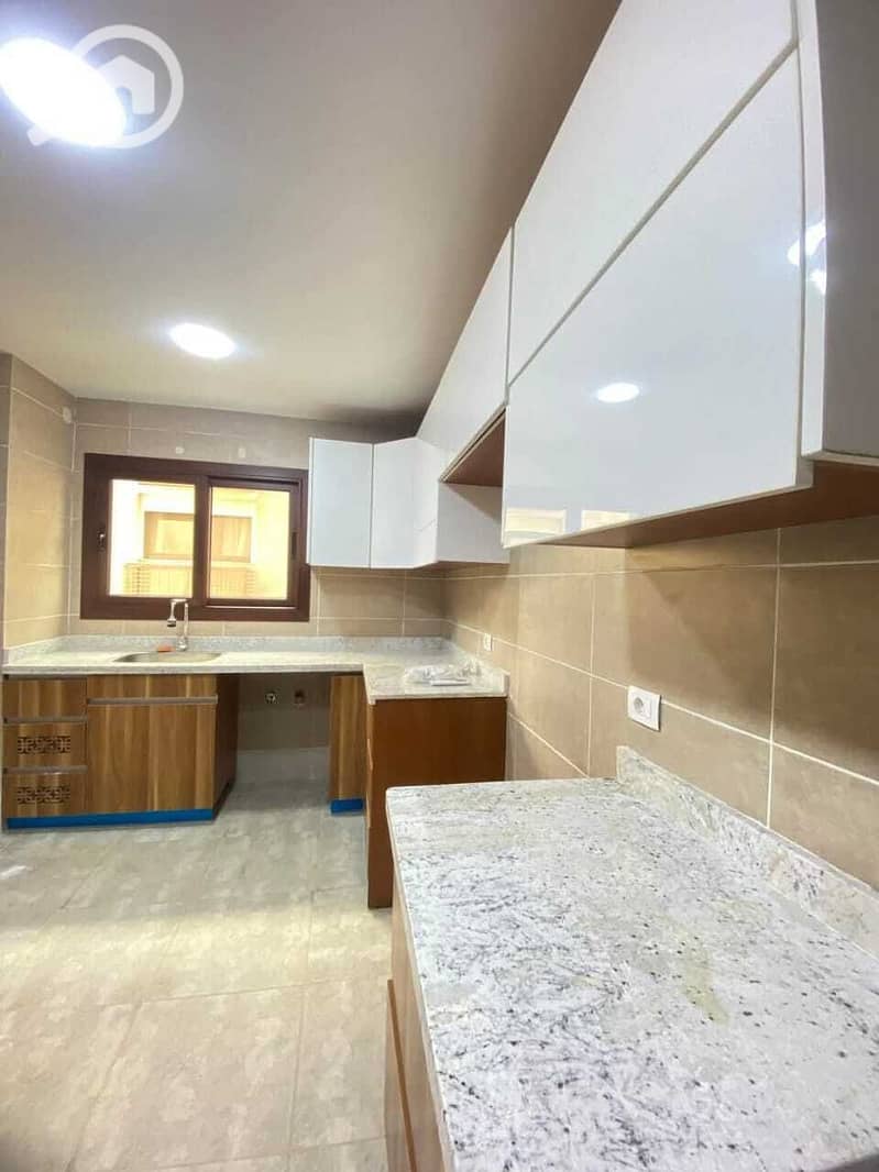 3 efea512e-1d6b-4446-b2ed-896875de3bee. jpg