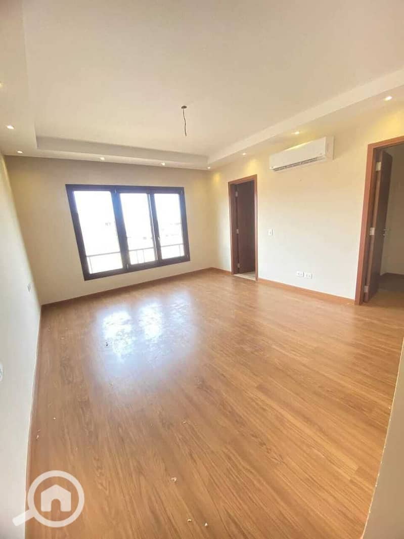 4 ca40d466-2ec4-4fc2-9dce-95d0318a861c. jpg