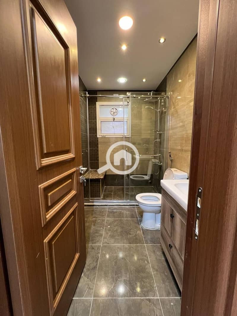 6 e8b4ac83-2cb6-4a3b-8521-ab0376519a75. jpeg