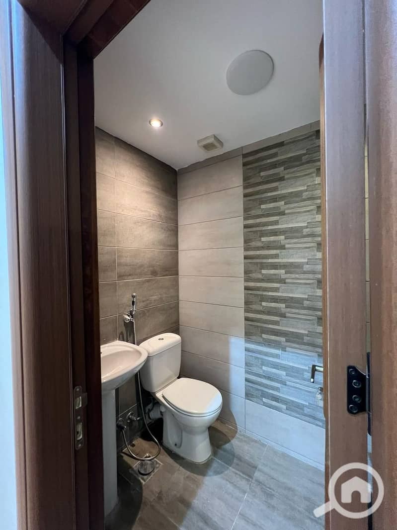 8 fb61a9a1-88fa-460a-ac93-48b6b124eb90. jpeg