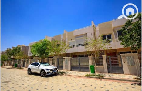 توين هاوس 5 غرف نوم للبيع في الشيخ زايد، الجيزة - 4e773e50-fb34-4ff5-a159-2ebe5e58dace. jpg