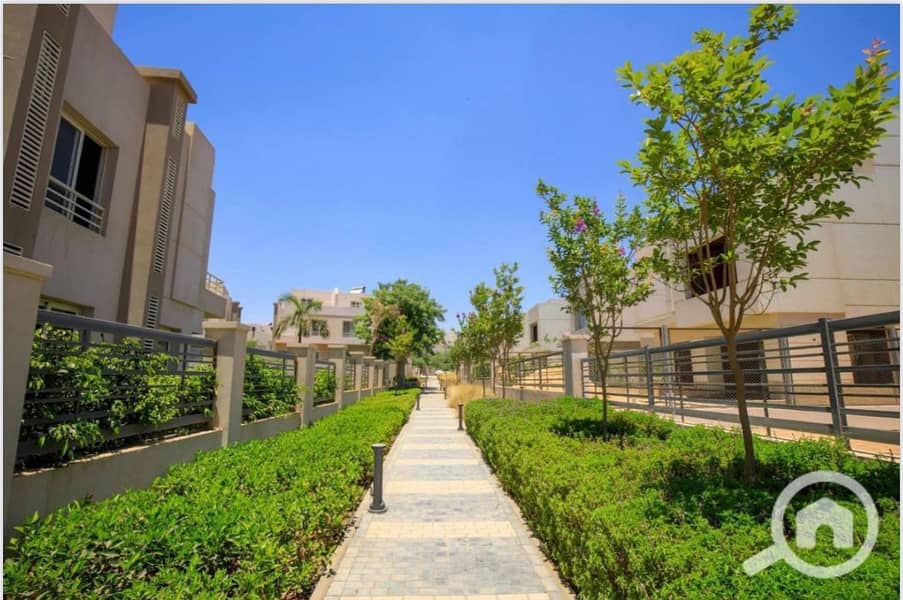 4 696d909d-7863-4c8b-b51a-2f3bc417d361. jpg