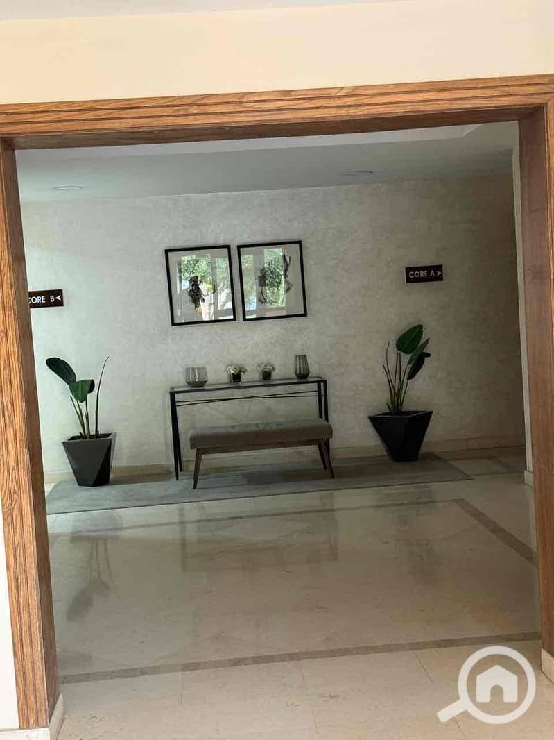 2 fe2bad86-64d6-4199-836b-d22d17edebad. jpg