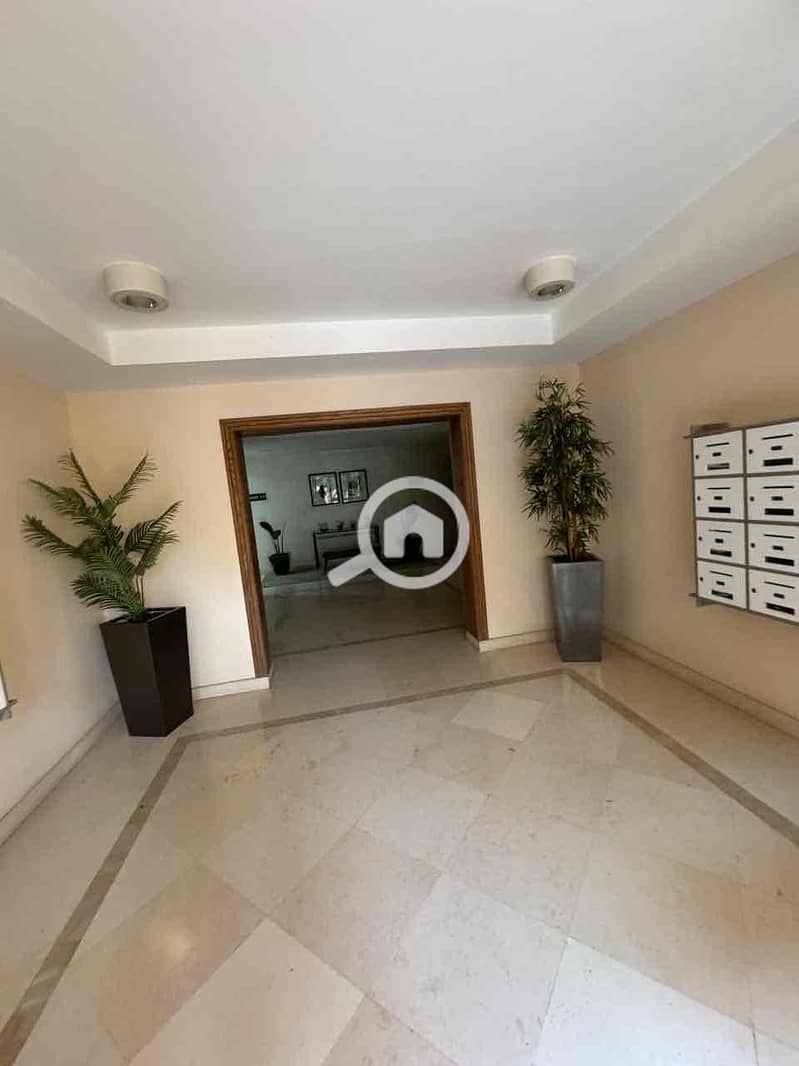 3 21869e8c-02ca-4cdd-a9e3-9fbcc176b269. jpg