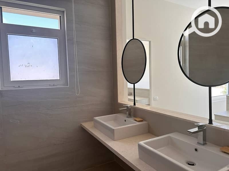 5 photo_2025-04-30_19-45-53. jpg