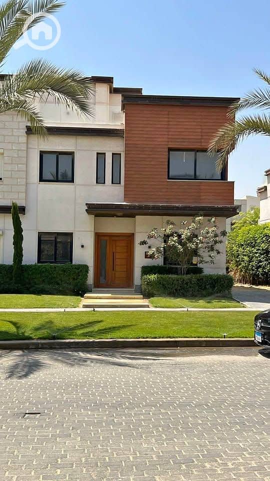 571797168_1729333557647052_2738479660631743311_n. jpg