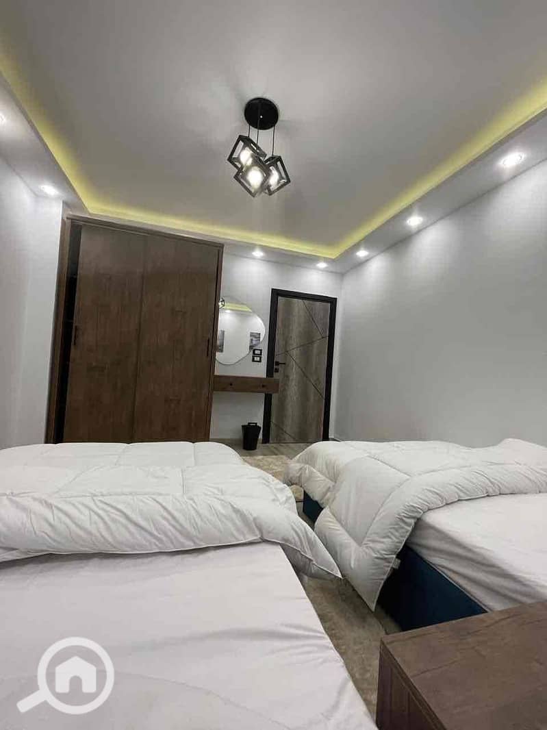 12 6be6ed8e-e45c-49ef-b3c8-4b39ddb9a34d. jpg