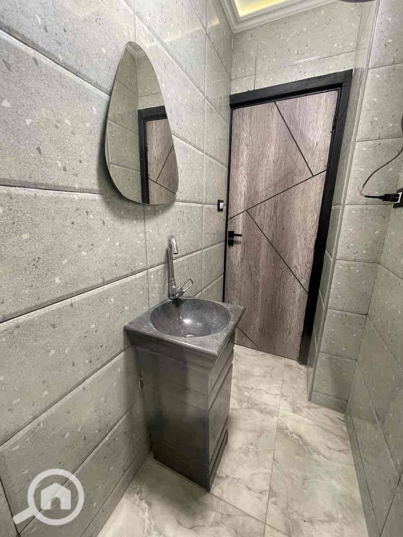 22 5df2b2cf-3bf6-4d09-a373-ecde84c3c869. jpg