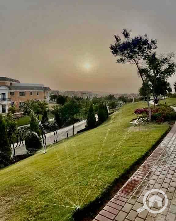 8 cf2b6f5b-d59d-44b7-a8e4-8fe6f33f82c4. jpg