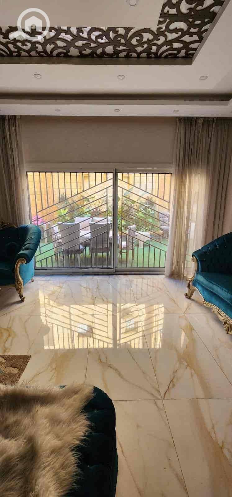 2 555dc48f-fc59-4ffc-9872-dbc25c4f7597. jpg