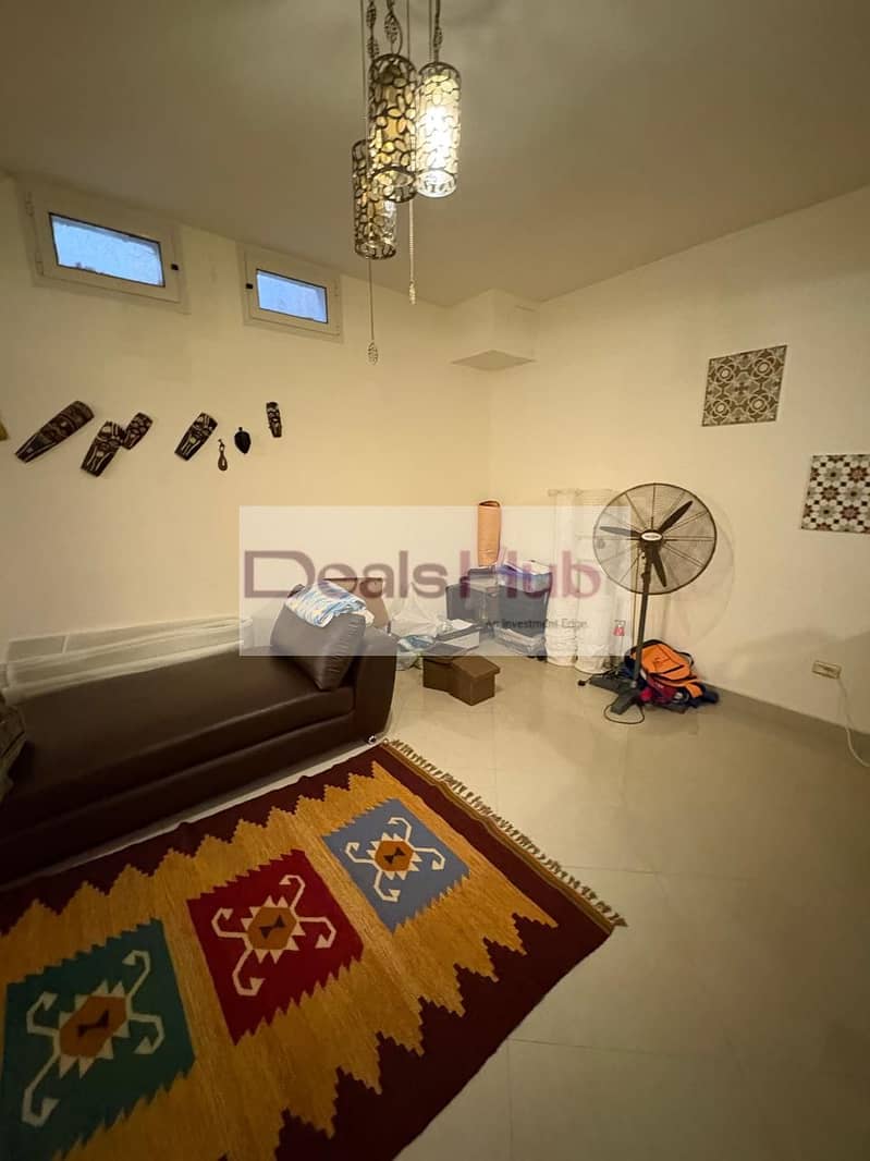 27 8708d7a9-3fe6-4b06-8dcb-ab7070833cbf. jpg