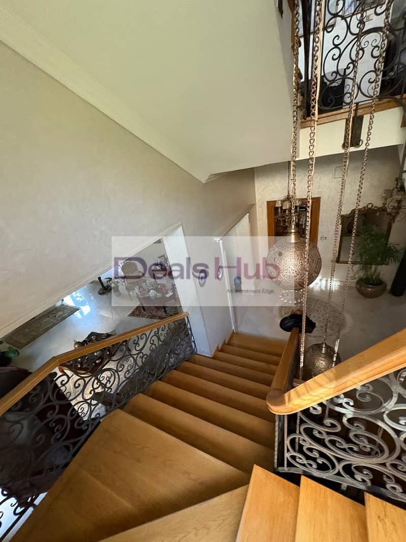 30 778411e2-5b4f-45a0-9b37-ed373625b426. jpg