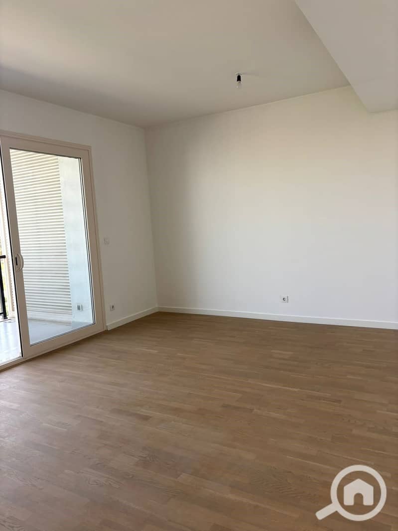 3 024f5dac-9177-46b6-b459-ab7795bf3bc0. jpg