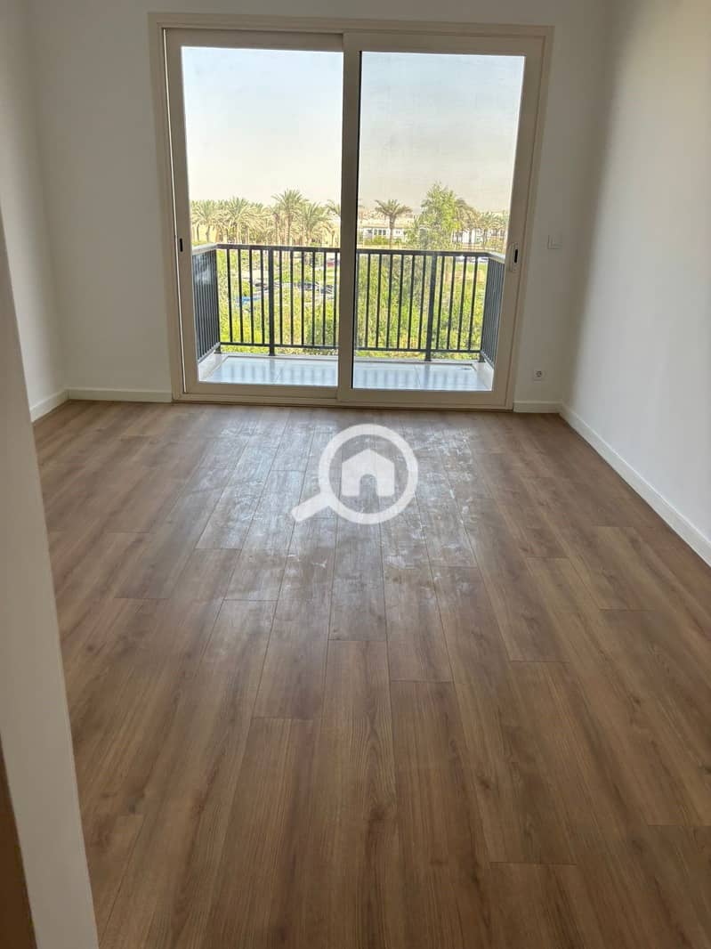 7 5573106a-0bff-46c1-aed3-6c160d08f539. jpg