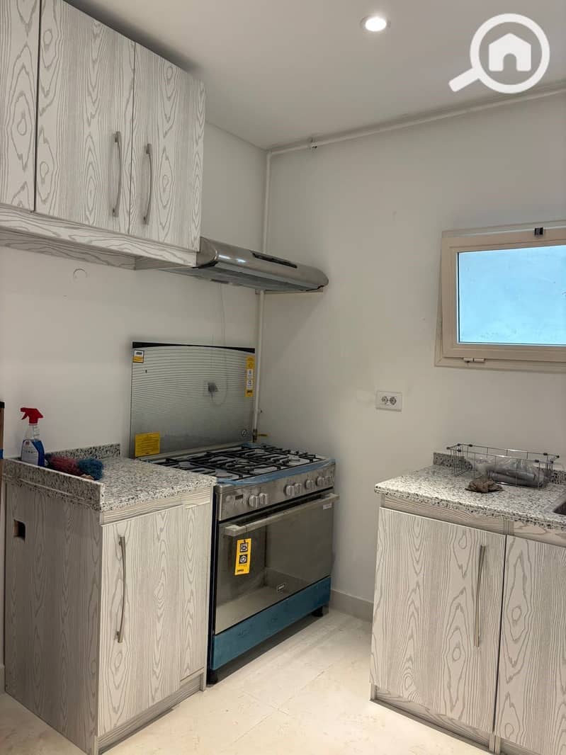 10 f7dc71ad-ef3c-49da-bb25-c242e0ab347f. jpg