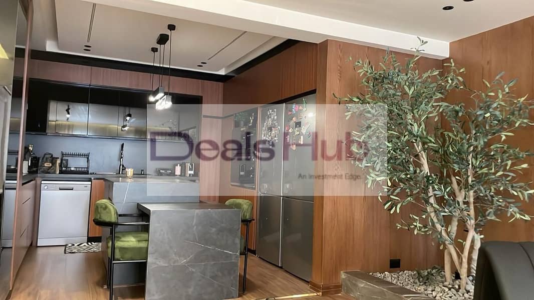 5 4c6f69f9-f828-4cd6-aa2d-fe164335c1d7. jpg