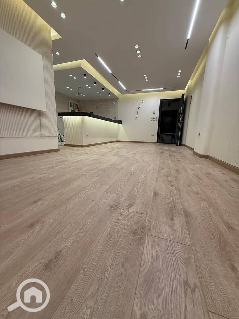 11 d66118f7-669d-4570-a5ed-3f62aa34f583. jpg