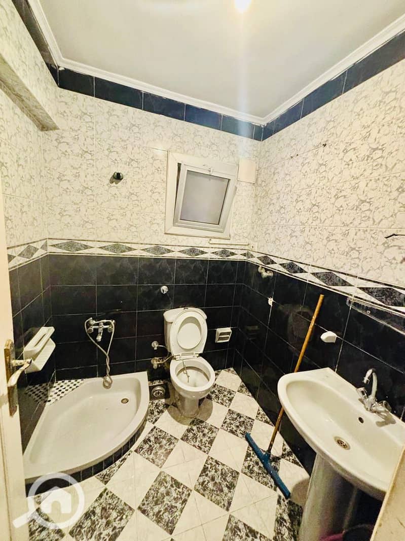 5 c718921f-90b1-497d-b1f7-441b9211a560. jpeg