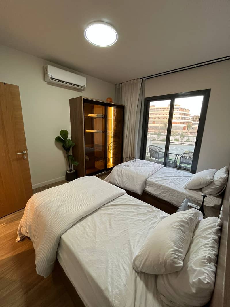 4 WhatsApp Image 2025-10-06 at 12.10. 40 PM (2). jpeg