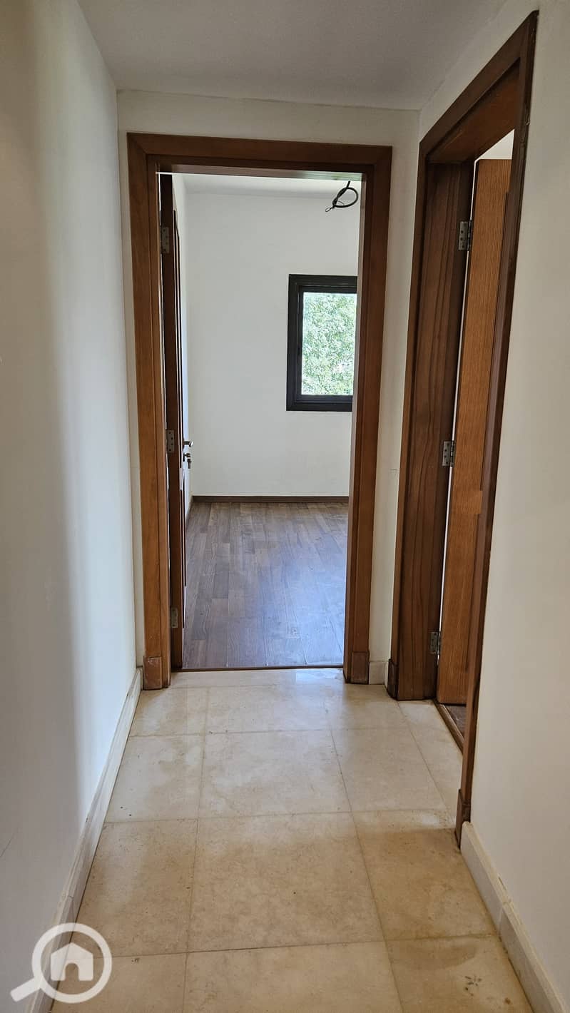 16 0cf9023d-a281-40d1-9b5a-cdf45920b3cd. jpg