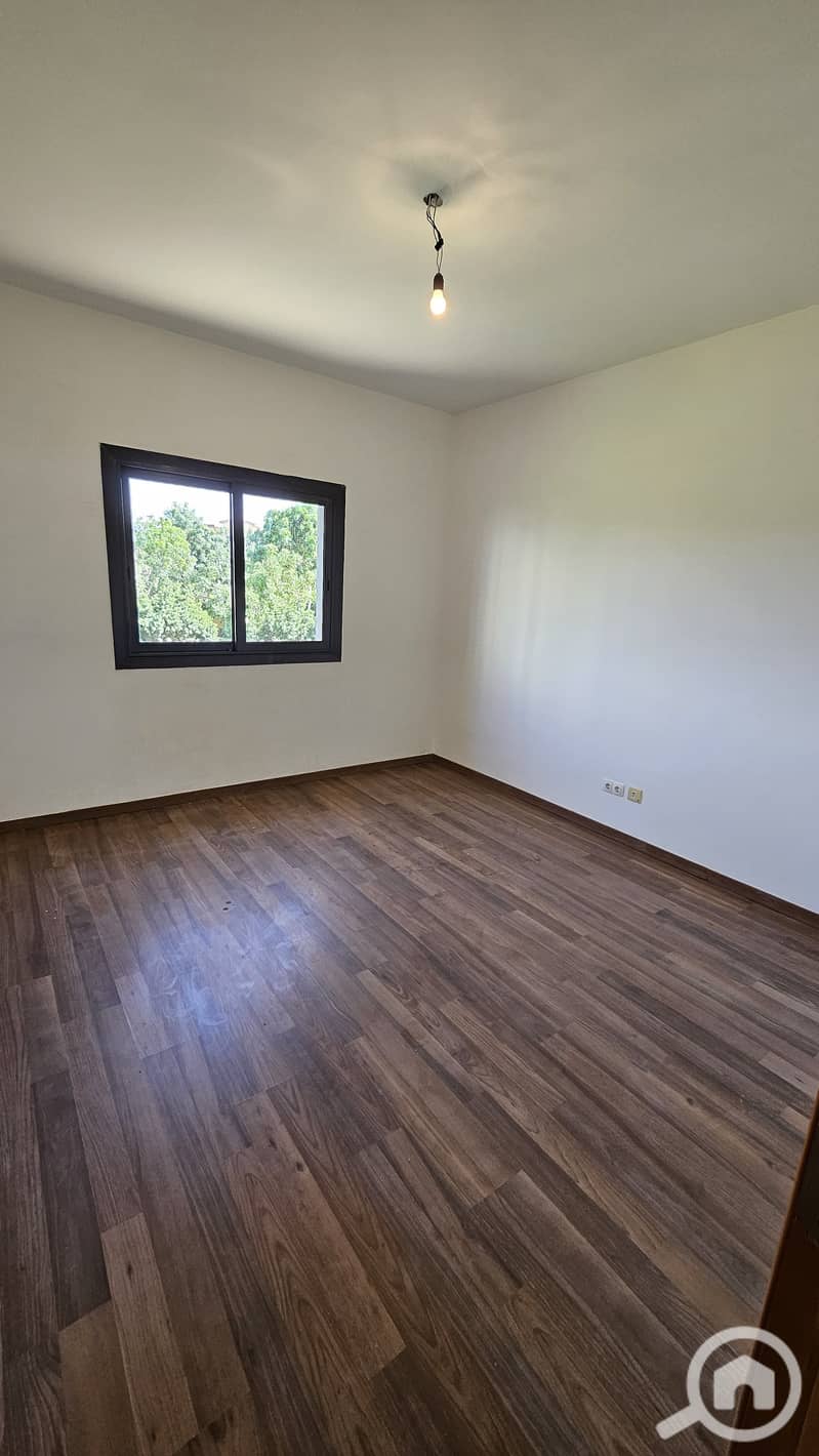 17 e5b853a5-f5b7-4d44-8f5e-ea4d01f9bcb2. jpg