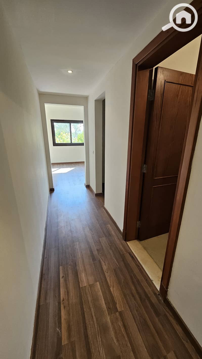 18 04cda110-7fa1-4aab-8a5c-27bafac1814f. jpg