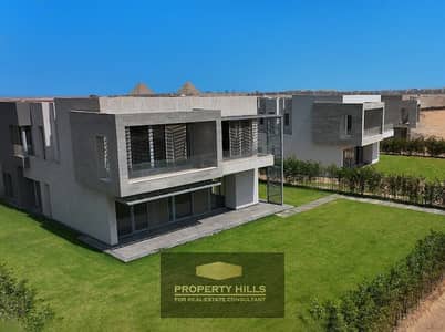 5 Bedroom Twin House for Sale in 6th of October, Giza - 5ee506ad-7408-4127-b3bf-da94cb4110fa. jpg