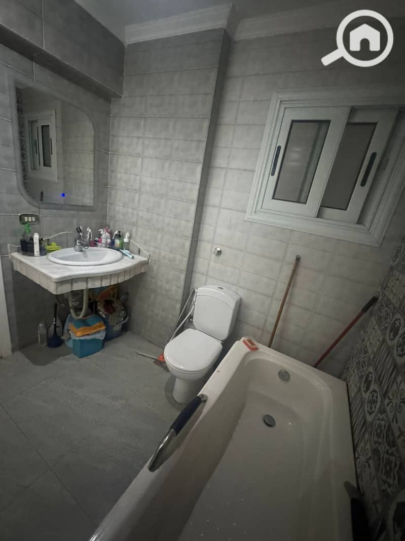 8 23f5ab23-96fc-4edc-ab0b-00f031f0a3b3. jpeg