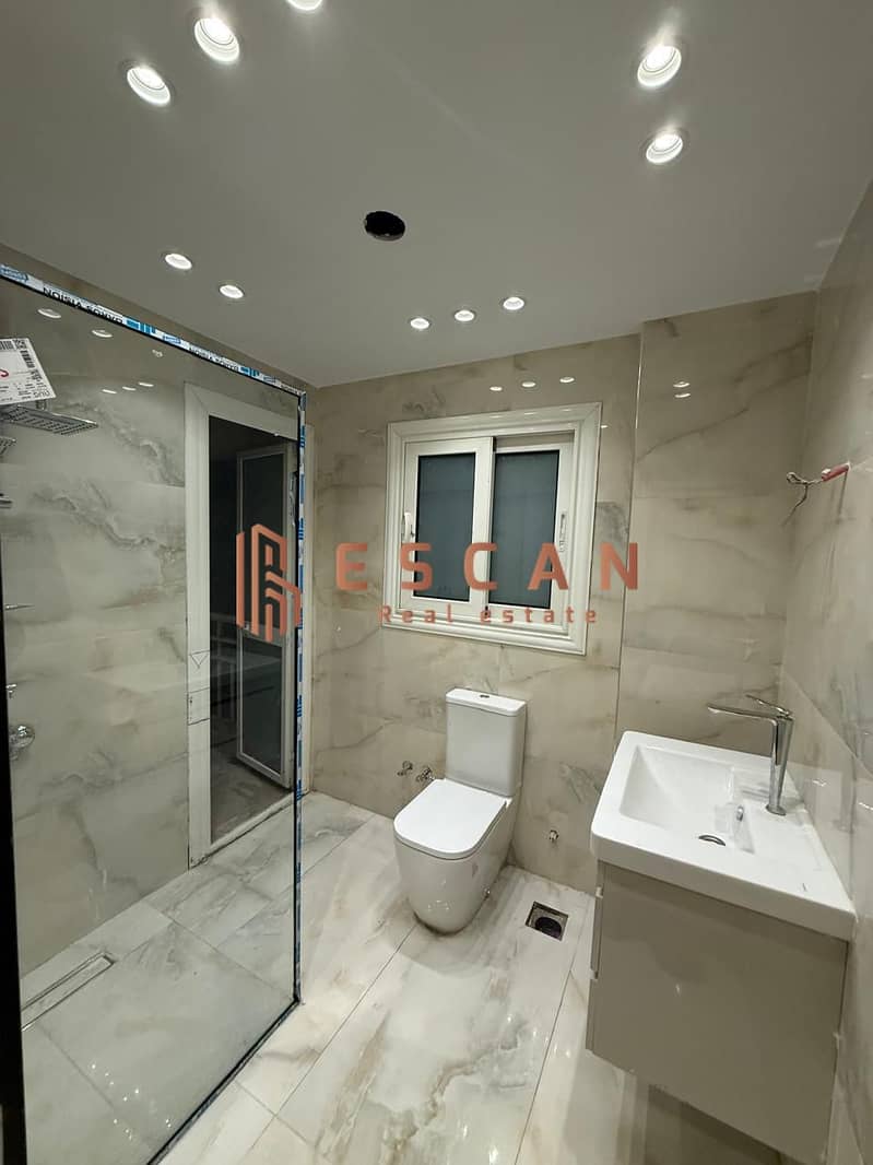 12 U602216 (7). jpeg