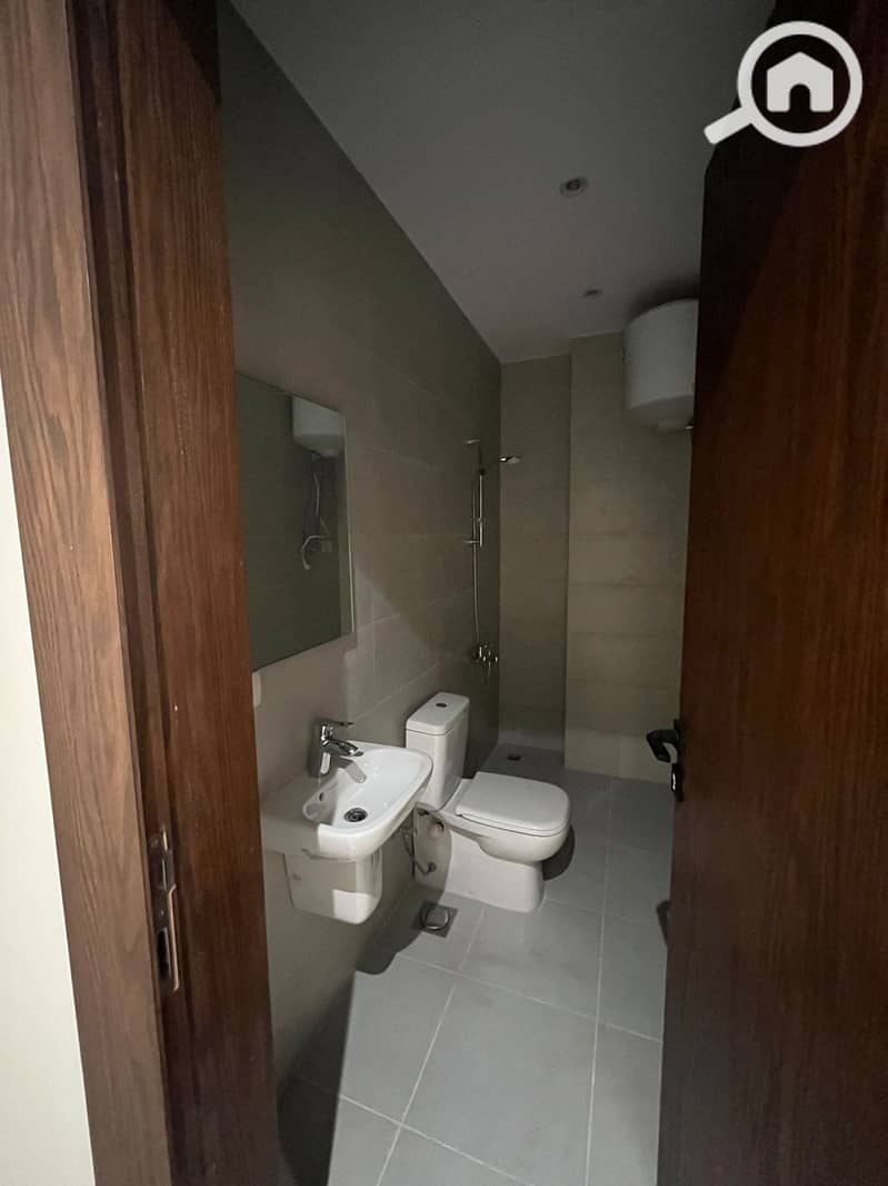 6 WhatsApp Image 2025-11-10 at 12.41. 40 PM. jpeg