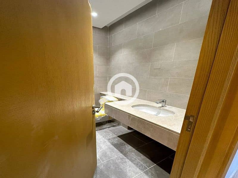 4 d23dec75-c2b3-476a-a8a1-a651fa8c0bee_800x600. jpg