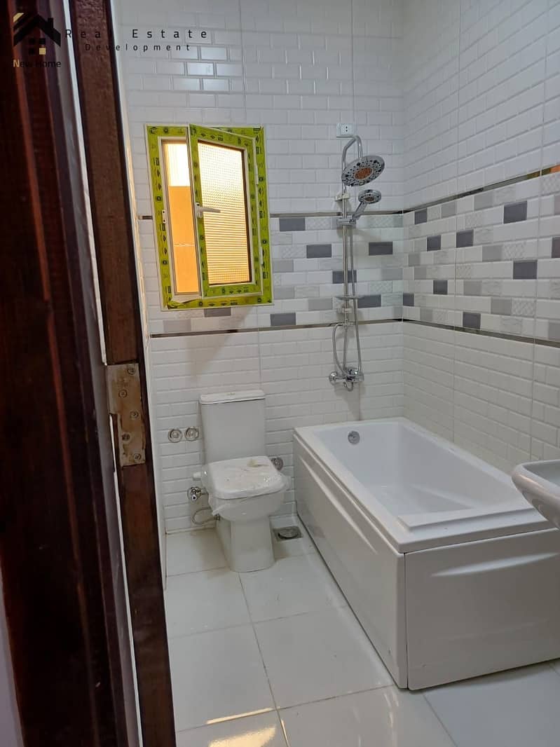 4 WhatsApp Image 2025-10-11 at 19.21. 54_96d1dae6. jpg