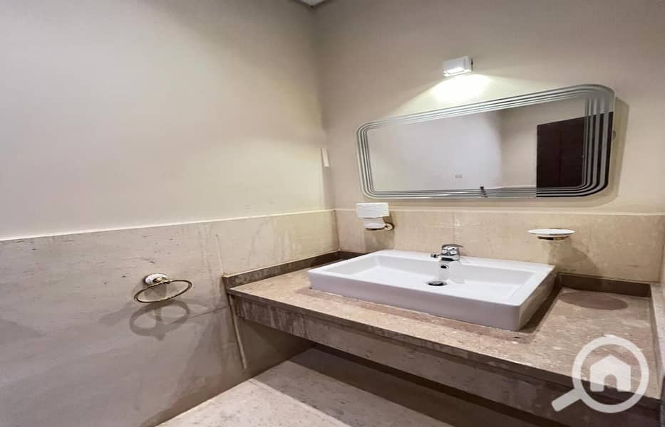 28 IMG-20251106-WA0175. jpg