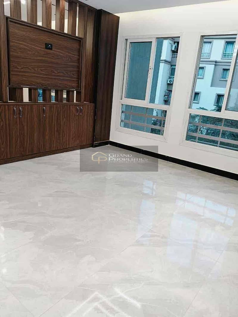 9 c9b348af-315a-4ebc-87ed-8e63e9b2560d. jpg