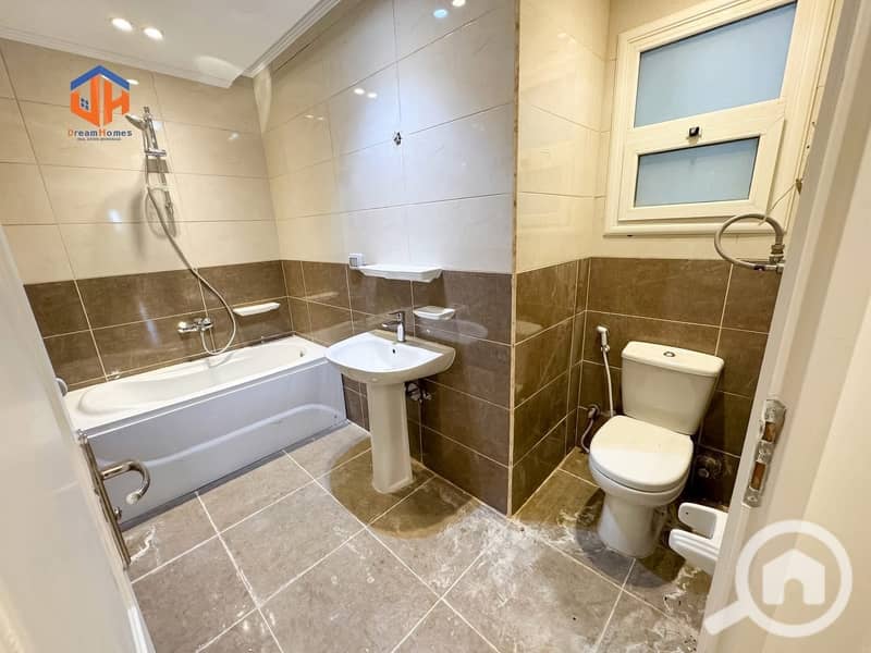 11 c31263e7-8eda-46f5-b7f1-27700a845e01. jpeg