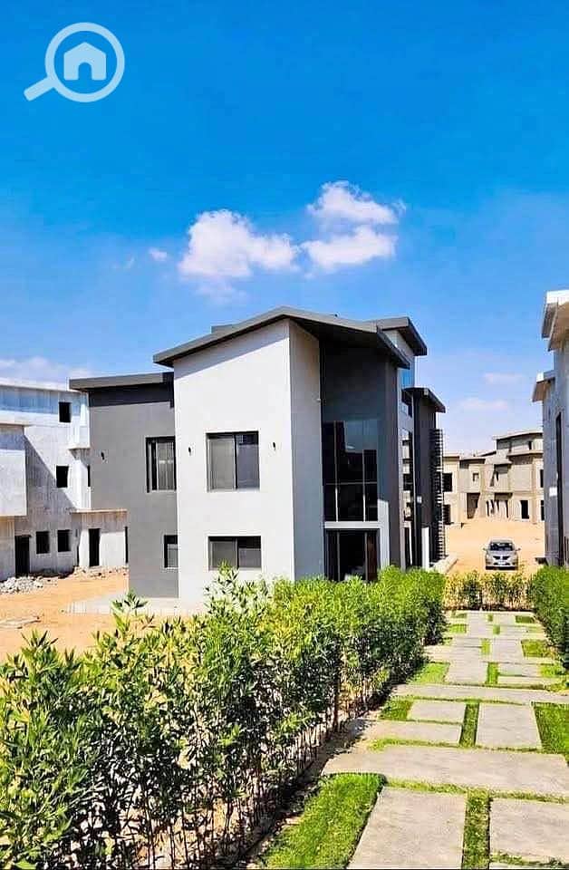 9 571161365_808159341957444_6401925160925514021_n. jpg