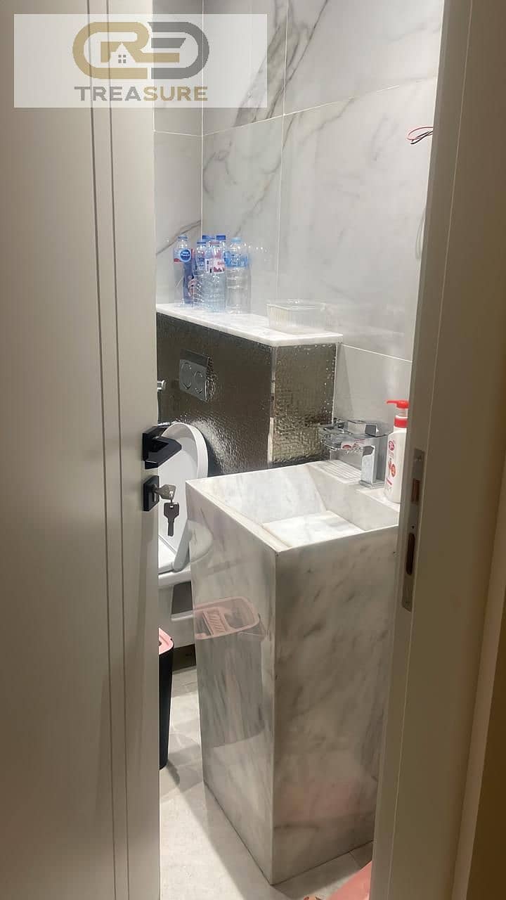 6 WhatsApp Image 2025-11-10 at 1.34. 50 PM. jpeg