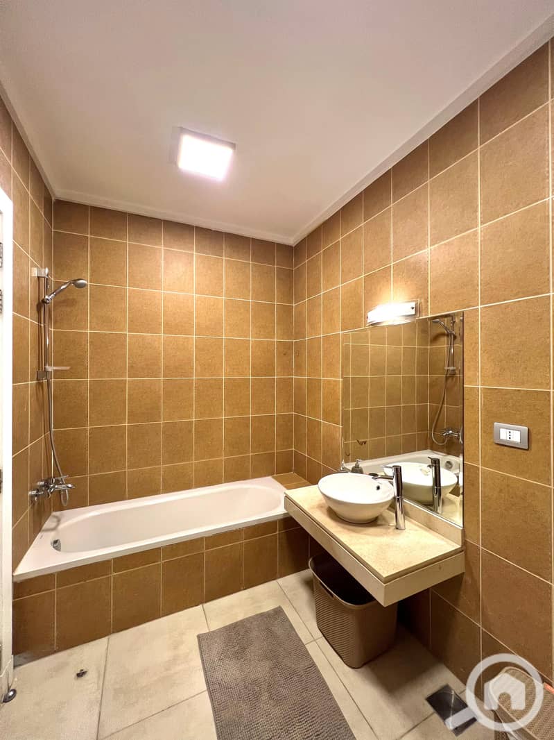 10 WhatsApp Image 2025-10-30 at 16.49. 20. jpeg