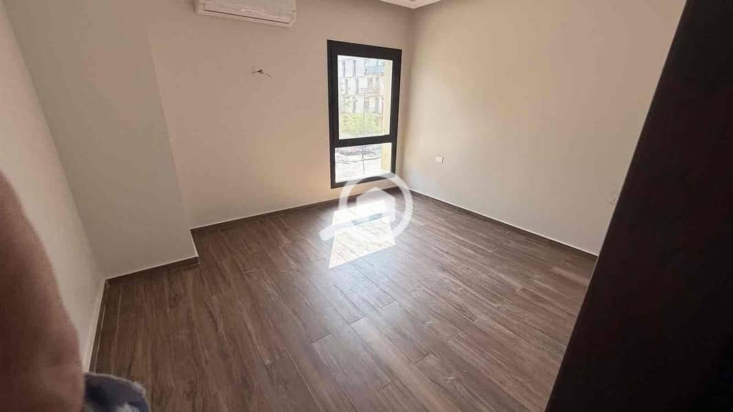 3 7d01bd1d-d704-4577-931a-a05fdfdba0dd. jpg