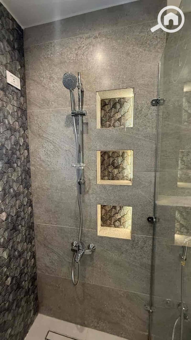 7 df9bf7ee-6975-4054-a3cc-dbb639f0cfe6. jpg