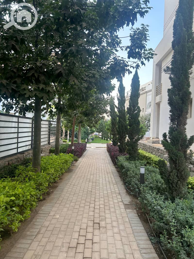 2 8b89e903-2b9b-444a-b104-05adacbf7bfb. jpeg