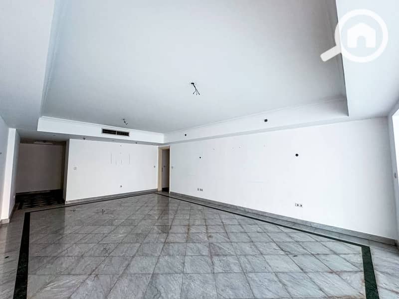 6 913c9939-1c81-47c0-8a3b-162be4f047e3. jpeg