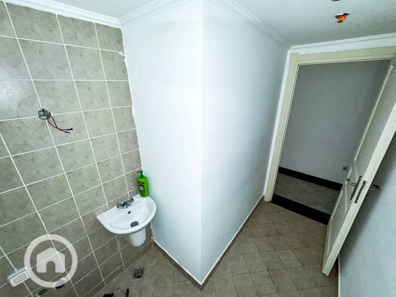 18 6bf41679-d5fd-419f-8b8f-a45a60518d10. jpeg