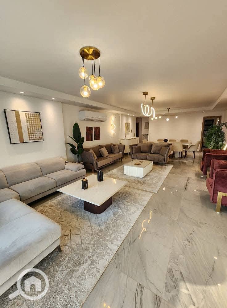 3 542754306_122122893998952550_2782298303669399541_n. jpg