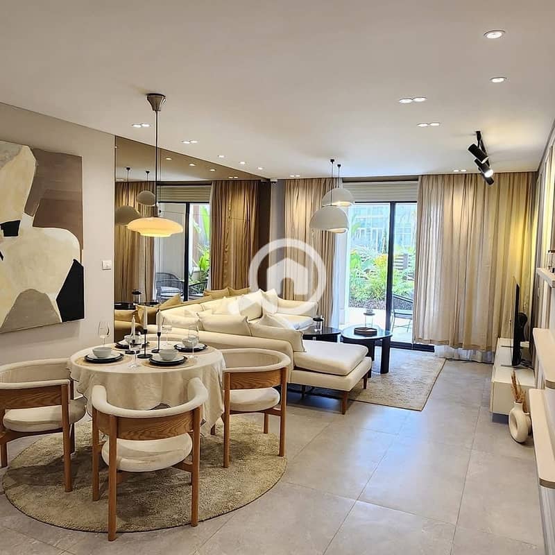 2 e563e3c3-b11e-46a6-bd36-827a30fac354. jpg