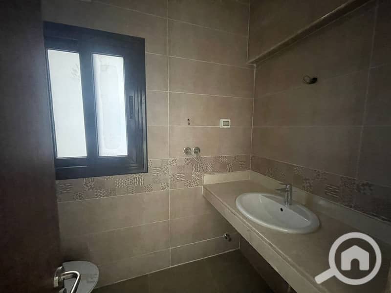 6 4bb3a2a4-d5b1-4a9b-b399-67f35fd68d4b. jpeg