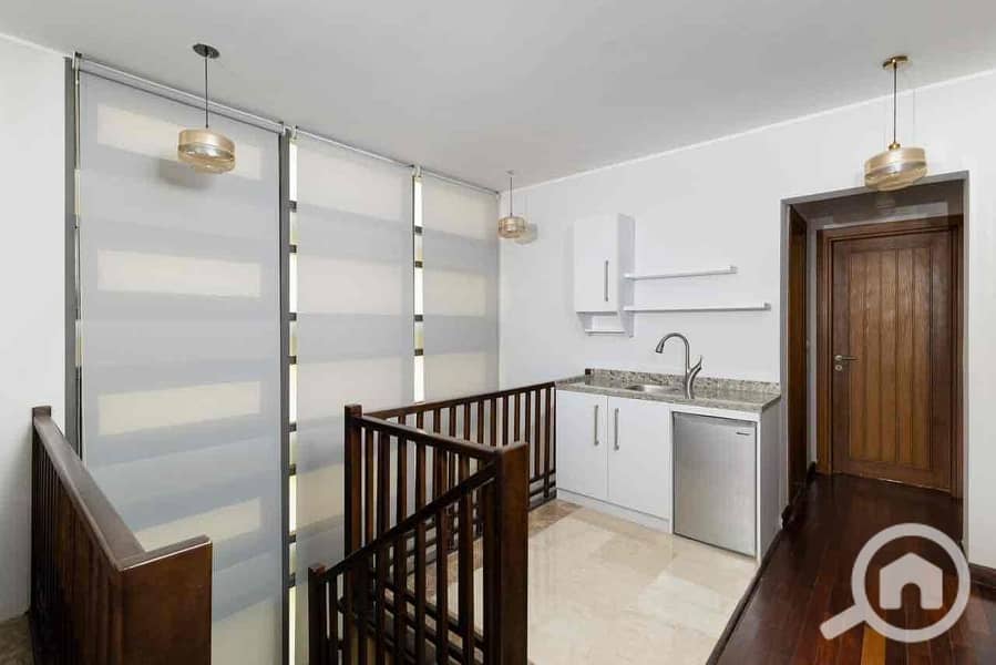 4 f4997b26-6e2f-4886-8dbe-1f0abd2585b9. jpg