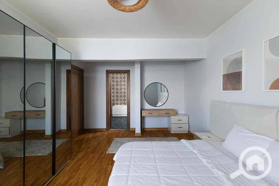 10 e0ea9c1d-0b70-410d-87d7-06d61dd9bf9e. jpg