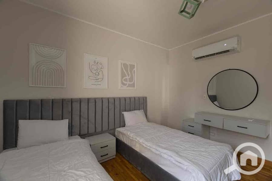 16 4de78f44-29d4-4a09-b4cb-92cbe0a79749. jpg